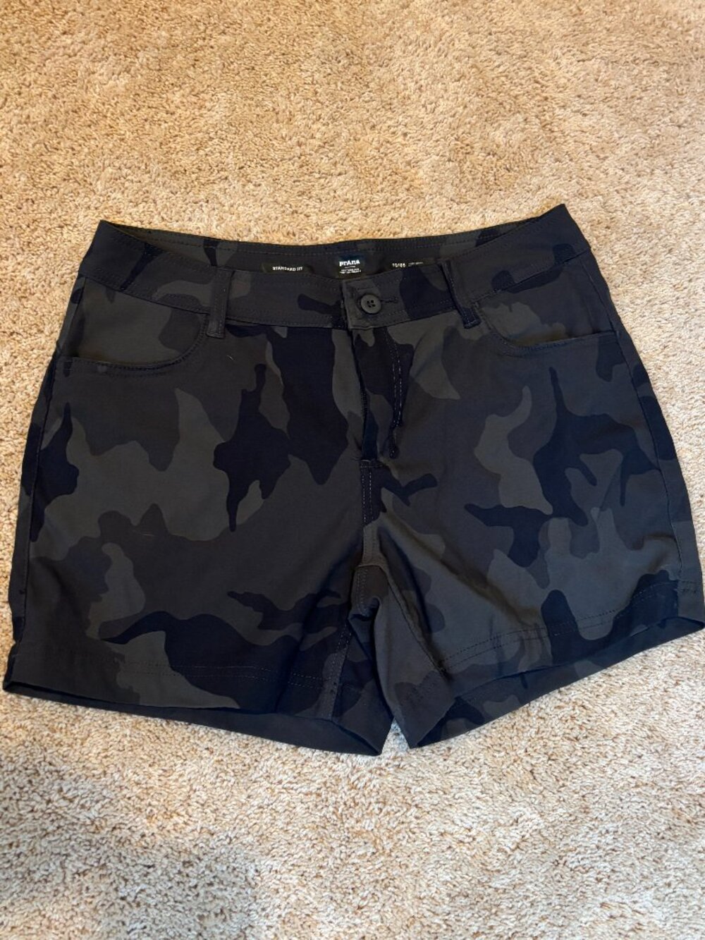 Prana Women's Black Camouflage Active Shorts Sz 10
